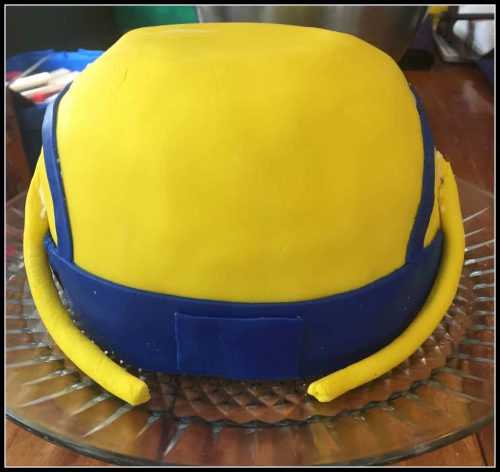 Minion Cake