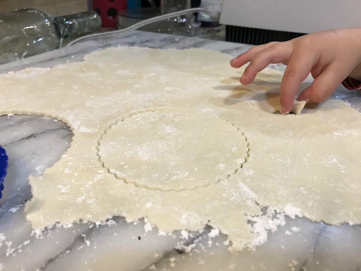 Gluten Free Strawberry Hand Pies || Erin Brighton | Dessert | Easy Recipes | #SundaySuppGluten Free Strawberry Hand Pies || Erin Brighton | Dessert | Easy Recipes | #SundaySupper