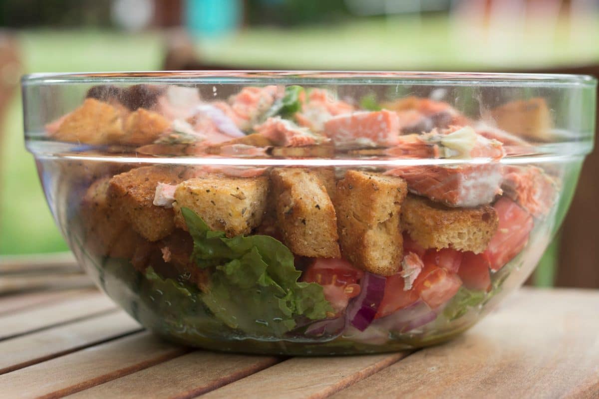 Salmon and Capers Panzanella Salad #SundaySupper || Erin Brighton | gluten free | salads | easy dinners