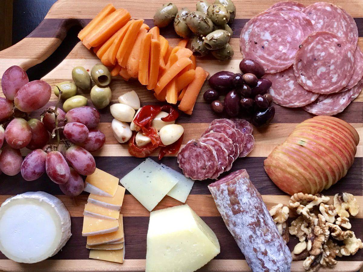How To Make A Perfect Cheese Board || Erin Brighton | gluten free | #cutthecheese2017 | party ideas | entertaining | easy snacks