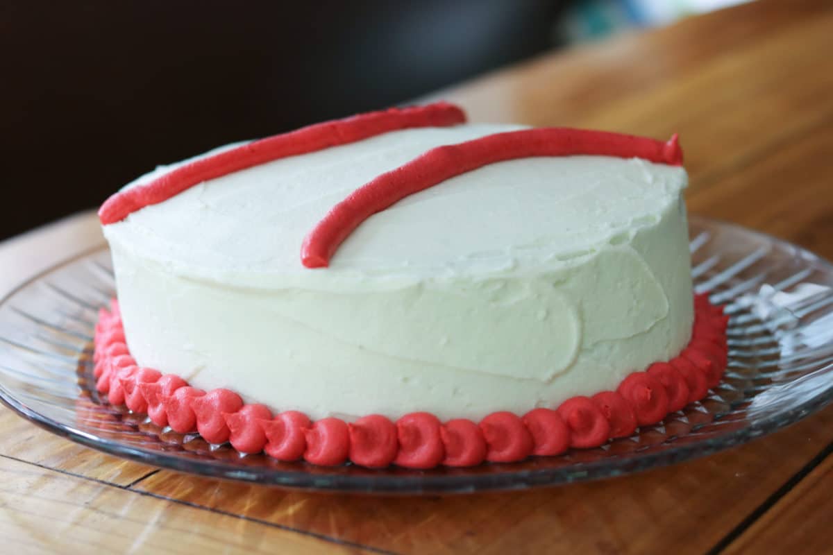 Baseball Fans Deserve Baseball Treats || Camp Brighton | easy treats | boys birthday parties | baseball season | World Series | gluten free desserts